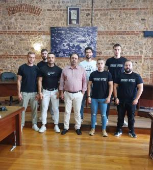 Οι πρωταθλητές του αθλήματος Διελκυστίνδας στον Δήμαρχο Βέροιας