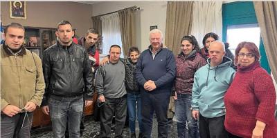 Τα κάλαντα των Χριστουγέννων έψαλλαν στον δήμαρχο Αλεξάνδρειας Παναγιώτη Γκυρίνη