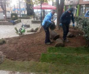 Παρεμβάσεις καλλωπισμού και αισθητικής αναβάθμισης στην Πλατεία Φόρου από τον Δήμο Νάουσας