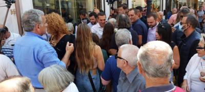 Στην αγορά της Βέροιας ο Αλέξης Τσίπρας και επίθεση στον Πρωθυπουργό