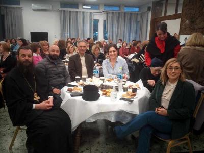 Κατάμεστη αίθουσα στο Απογευματινό του Συσσιτίου - Τράπεζα Αγάπης Ναούσης