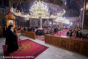 Θάλασσα μαθητών στον Μητροπολιτικό Ναό στην Αλεξάνδρεια