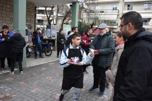 «Κερνάμε δεν ζητάμε!». Μια όμορφη εκδήλωση από το Ε.Ε.Ε.ΕΚ Νάουσας