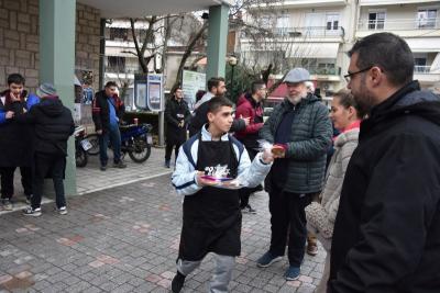 «Κερνάμε δεν ζητάμε!». Μια όμορφη εκδήλωση από το Ε.Ε.Ε.ΕΚ Νάουσας