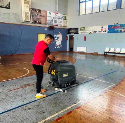 Προμήθεια Ηλεκτρικής Σκούπας για τον καθαρισμό το παρκέ του Κλειστού Γυμναστηρίου Νάουσας