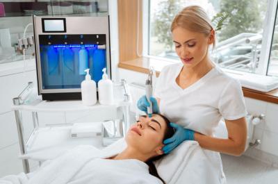 Hydrafacial στο Alcyon Beauty Clinic – Η Απόλυτη Περιποίηση Προσώπου στο Χαλάνδρι