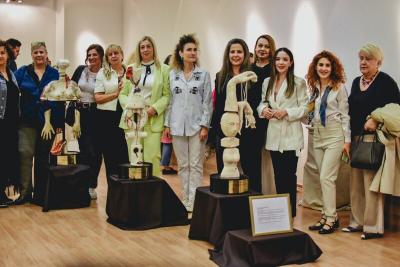 Η ΠΝΟΗ παρέλαβε το τοτέμ με τίτλο “ΚΡΑΥΓΗ. Η φωνή που σπάει τη σιωπή. Η πρώτη λέξη, η έκκληση για βοήθεια. Η κραυγή που ζητά δικαίωση”