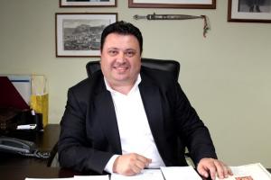 Όταν λείπει το κράτος, χορεύουν οι «ολιγάρχες»