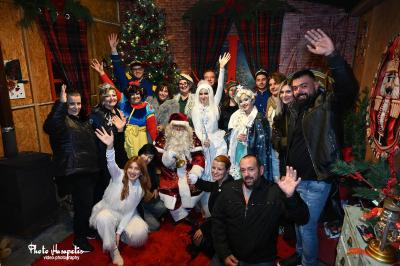 Άναψε το Χριστουγεννιάτικο δένδρο με εκδηλώσεις στο Αιγίνιο