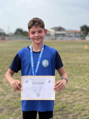 Πρώτη θέση για τον Αντώνη Παπαναστάση του "Βικέλα" Βέροιας στο ριπτικό τρίαθλο