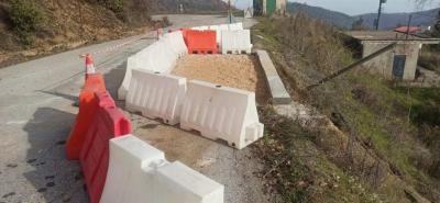 Αποκατάσταση κατολίσθησης στον δρόμο Νάουσας – Αρκουδοχωρίου από συνεργείο του Δήμου Νάουσας