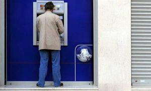 ΑΤΜ: Ποιος το ανακάλυψε – Γιατί η γυναίκα του επέβαλε τετραψήφιο κωδικό