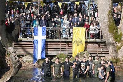 Παρουσία πλήθους κόσμου, ο Αγιασμός των Υδάτων και η αναβίωση του εθίμου των ιπποδρομιών στο άλσος του Αγ. Νικολάου