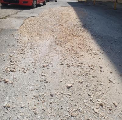 Σε απαράδεκτη κατάσταση για μήνες δρόμος στη Θουκυδίδου &amp; Πλουτάρχου