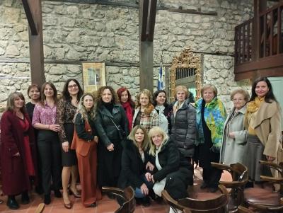 «Γυναικών Ψίθυρος»: Μια βραδιά αφιερωμένη στη δύναμη και τη φωνή των γυναικών