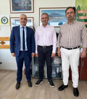 Επίσκεψη του Υφυπουργού Ανάπτυξης στον Γενικό Διευθυντή Δασών και Δασικού Περιβάλλοντος για την κατασκευή υπόγειου πάρκινγκ στην περιοχή Αγίων Αναργύρων στη Βέροια