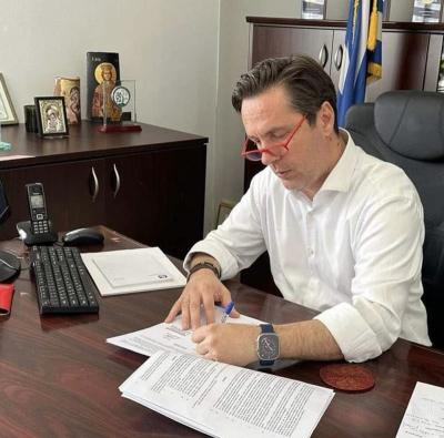 Υπεγράφη η σύμβαση για την ανάπλαση της παιδικής χαράς Αγγελοχωρίου