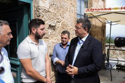 Επίσκεψη του επικεφαλής της περιφερειακής παράταξης "Αλληλεγγύη" Απόστολου Τζιτζικώστα στη Βέροια και τη Νάουσα Ημαθίας