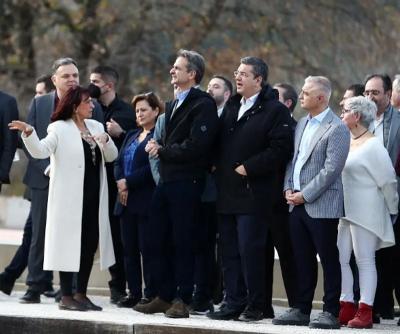 Ζήτησε χώρο φρoντίδας αδέσποτων σκυλιών μέσα στον αρχαιολογικό χώρο των Αιγών στη Βεργίνα (vid)