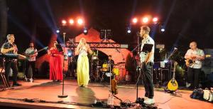 Οι «Passepartout – The Band» ξεσήκωσαν το κοινό στη Νάουσα