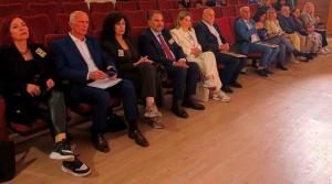 Με επιτυχία ξεκίνησε στη Νάουσα το Μαθητικό Συνέδριο «Η Σχολή του Αριστοτέλη – Από τη Μίεζα στην Οικουμένη»