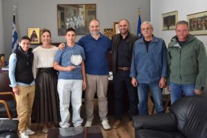 Ο Δήμαρχος Νάουσας βράβευσε τον Νικόλα Λεφούση για την κατάκτηση του Κυπέλλου Ελλάδας Αλπικών Αγωνισμάτων 2026