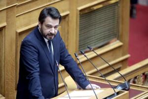 Ο Τάσος Μπαρτζώκας φέρνει στη Βουλή τις μεταθέσεις εκπαιδευτικών με σοβαρές παθήσεις και αναπηρία.