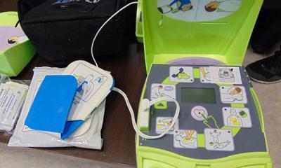 Δώρισε απινιδωτή στην Μελίκη και τον ευχαριστούν