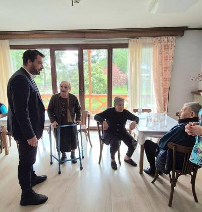 Το Γηροκομείο Βέροιας επισκέφθηκε ο Τάσος Μπαρτζώκας