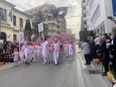 Ανεπανάληπτη αποκριάτικη παρέλαση στη Βέροια (φωτό)