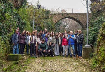 Παρόχθιος περίπατος μαθητών στον ποταμό Τριπόταμο στη Βέροια