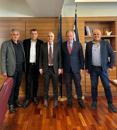 Συνδεδεμένες ενισχύσεις για τις καλλιέργειες καλαμποκιού και βάμβακος και άρδευση στην ατζέντα της συνάντησης Τσαβδαρίδη με Σταμενίτη