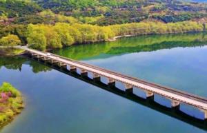 Πετώντας πάνω από το Φράγμα του Αλιάκμονα στη Βέροια (video drone)