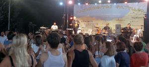 Ζωιδάκης και Κρητικοί της Ημαθίας έσυραν τον χορό και το κέφι στην Πατρίδα / Φινάλε σήμερα με Φωτεινή Βελεσιώτου