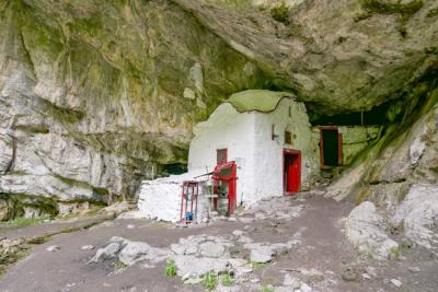 Διαδρομή στο σπήλαιο του Αγίου Διονυσίου στον Όλυμπο (vid)
