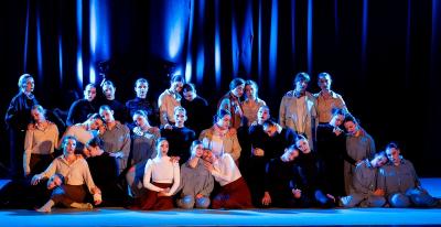 Μουσικοχορευτική Παράσταση &quot;Το Ξενάκι&quot; στο κατάμεστο Δημοτικό Θέατρο Νάουσας