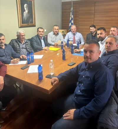 Με τον Υφυπουργό Διονύση Σταμενίτη συναντήθηκαν ροδακινοπαραγωγοί πέντε νομών