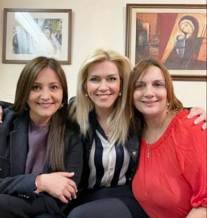 "Εμείς οι τρεις και όλες μαζι!"