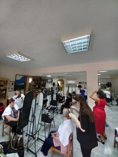 Το 1o ΕΠΑ.Λ. Βέροιας στο πλευρό των ηλικιωμένων – Δωρεάν κούρεμα και χτένισμα στο ΚΑΠΗ Πατρίδας