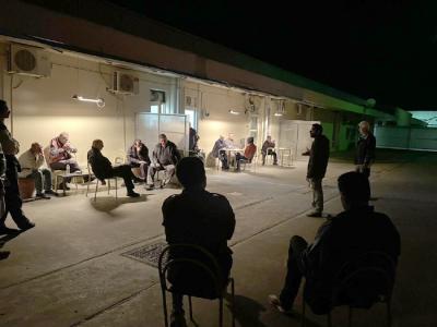 Ο Θανάσης Χρηστίδης του ΚΚΕ με τους εργαζόμενους της Νηματουργίας &quot;Βαρβαρέσος&quot;