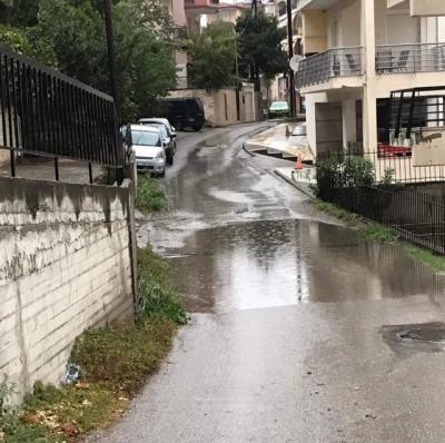 Χρειάζονται βάρκα για να περάσουν και να πάνε στην δουλειά τους