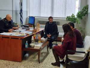 Ο Τάσος Μπαρτζώκας στη Νάουσα για να ευχηθεί σε ενστόλους και πολίτες καλές γιορτές!