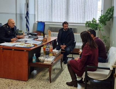 Ο Τάσος Μπαρτζώκας στη Νάουσα για να ευχηθεί σε ενστόλους και πολίτες καλές γιορτές!