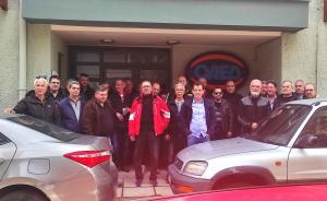 Συγκέντρωση-παράσταση του σωματείου εργαζομένων "Βαρβαρέσου" σε ΔΥΠΑ Νάουσας