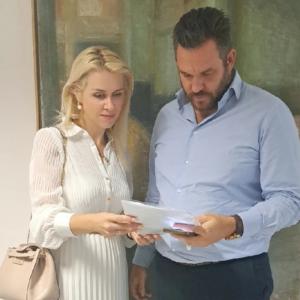 Στο Υπουργείο Παιδείας η Λίνα Τουπεκτσή: "Το σχολείο στην Άμμο πρέπει να μείνει ανοιχτό"