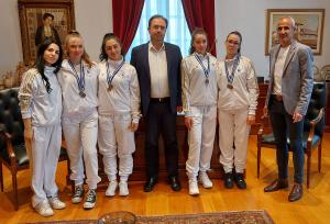 Τις διακριθείσες αθλήτριες του Α.Π.Σ. Φίλιππος - Ρυθμική Γυμναστική υποδέχθηκε ο Δήμαρχος Βέροιας