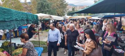 Δίπλα σε παραγωγούς, εμπόρους και μικροπωλητές της Λαϊκής Αγοράς Βέροιας ο Κώστας Βοργιαζίδης