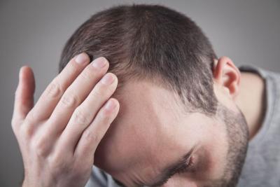 Πώς οι ορμονικές διαταραχές μπορούν να επηρεάσουν το δέρμα και τα μαλλιά σας