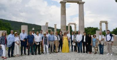 Διπλωμάτες και πρέσβεις επισκέφτηκαν το ανάκτορο των Αιγών -Τι τους εντυπωσίασε